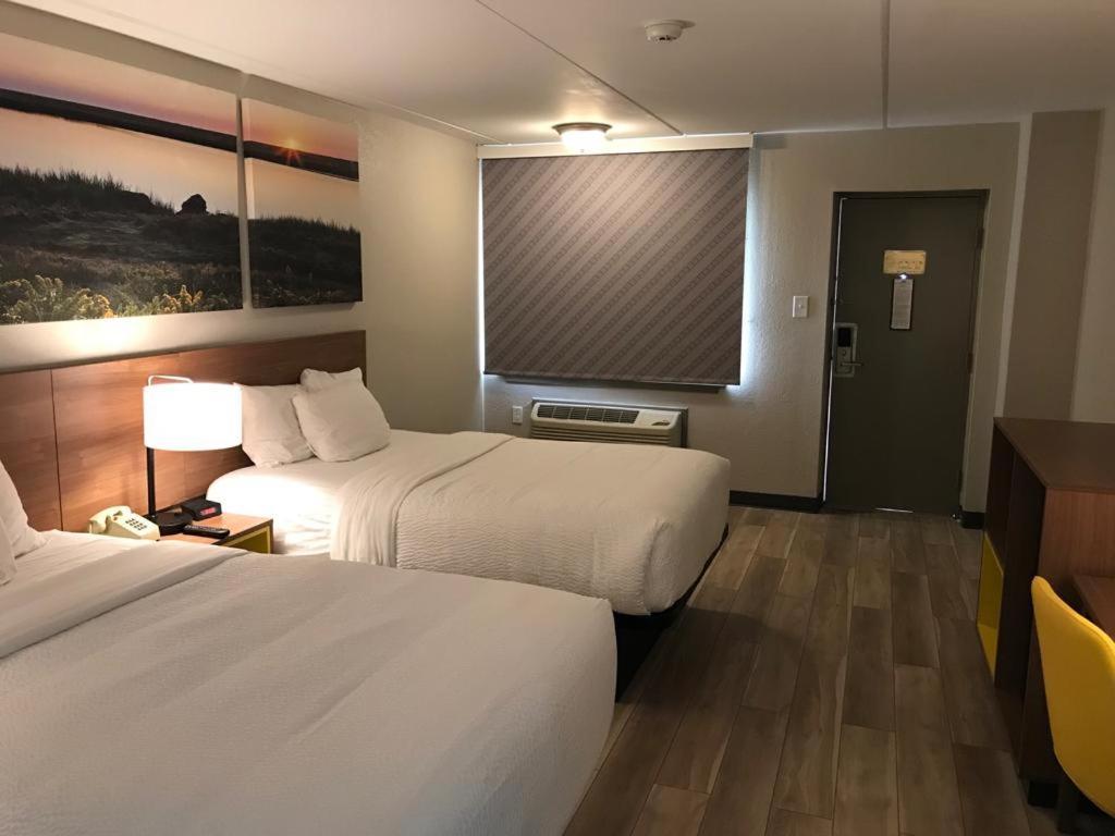 Days Inn By Wyndham ויינלנד מראה חיצוני תמונה